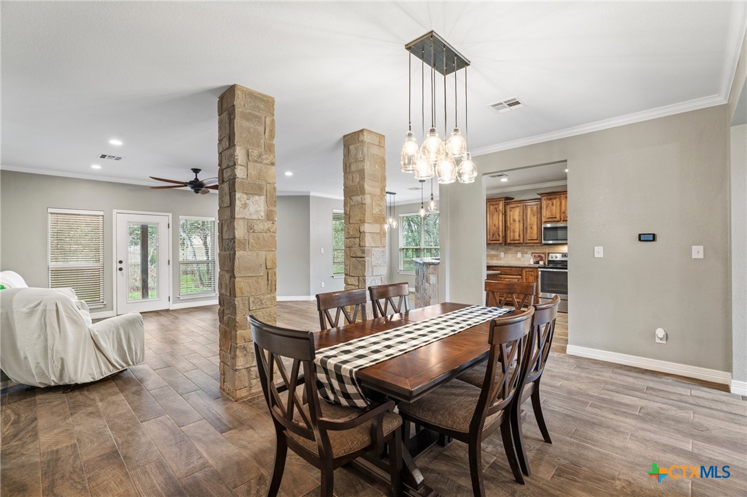 5562 Denmans Loop Property Photo 8