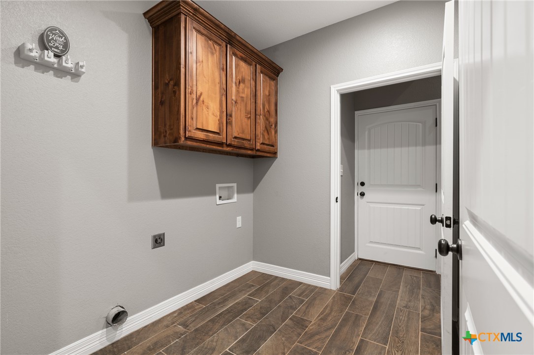 5562 Denmans Loop Property Photo 32