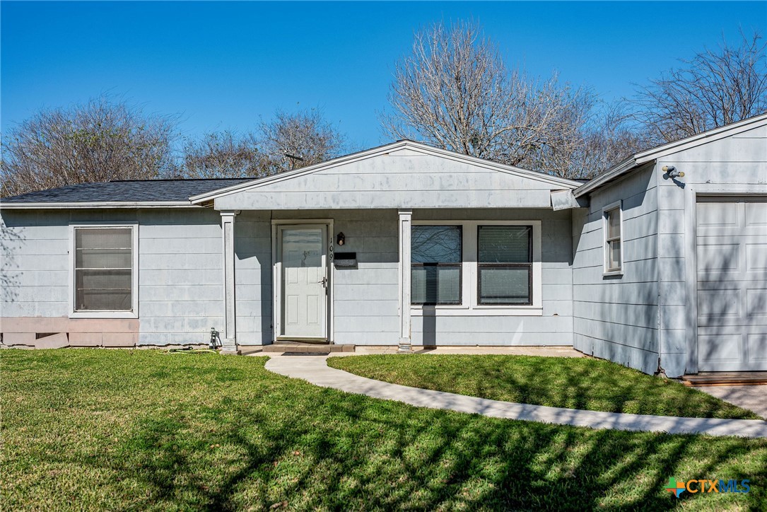 109 Massanet Street Property Photo 1