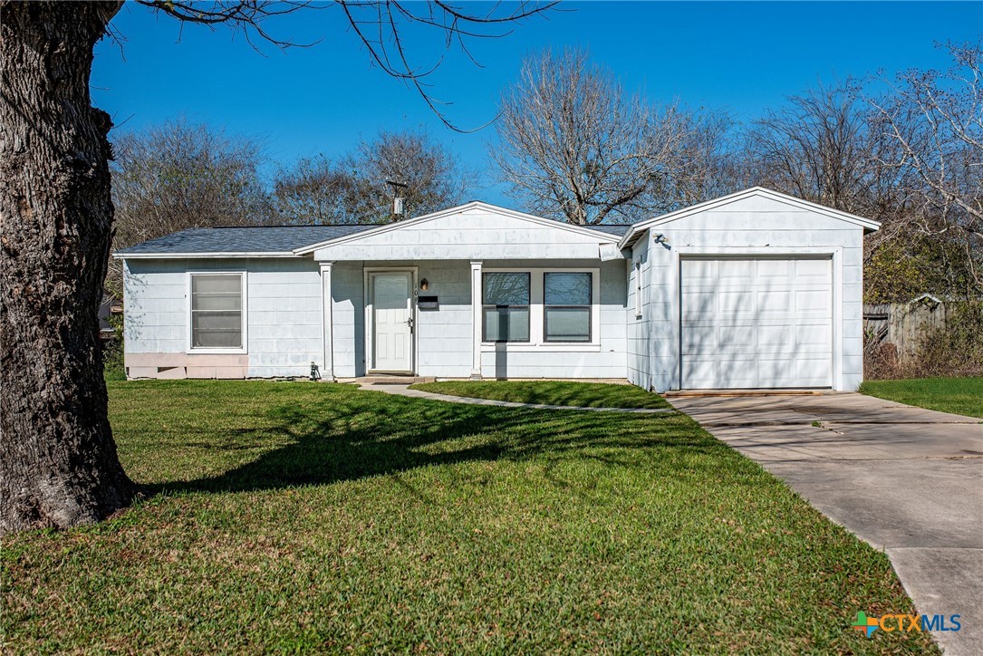 109 Massanet Street Property Photo 2