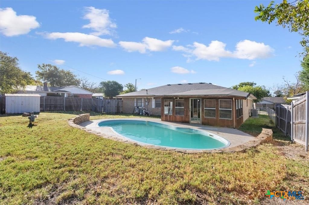 907 Willowbrook Street Property Photo 3