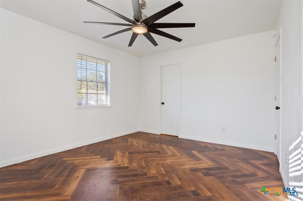 907 Willowbrook Street Property Photo 15