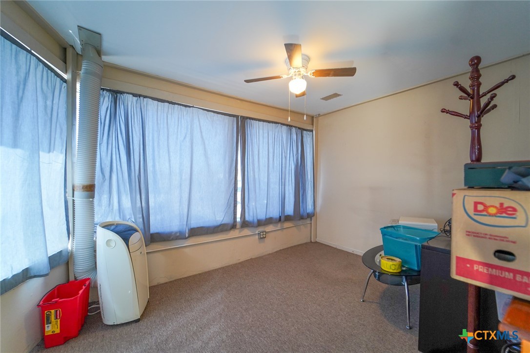802 E North Street Property Photo 7