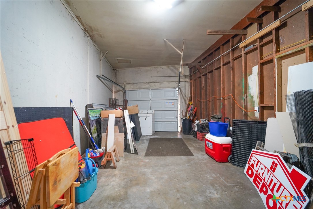 802 E North Street Property Photo 18