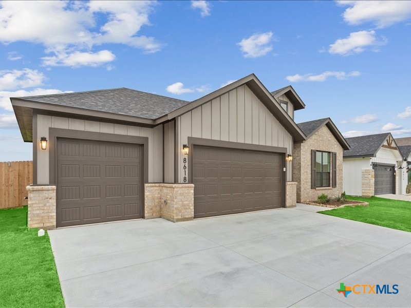 8618 Glade Drive Property Photo 1
