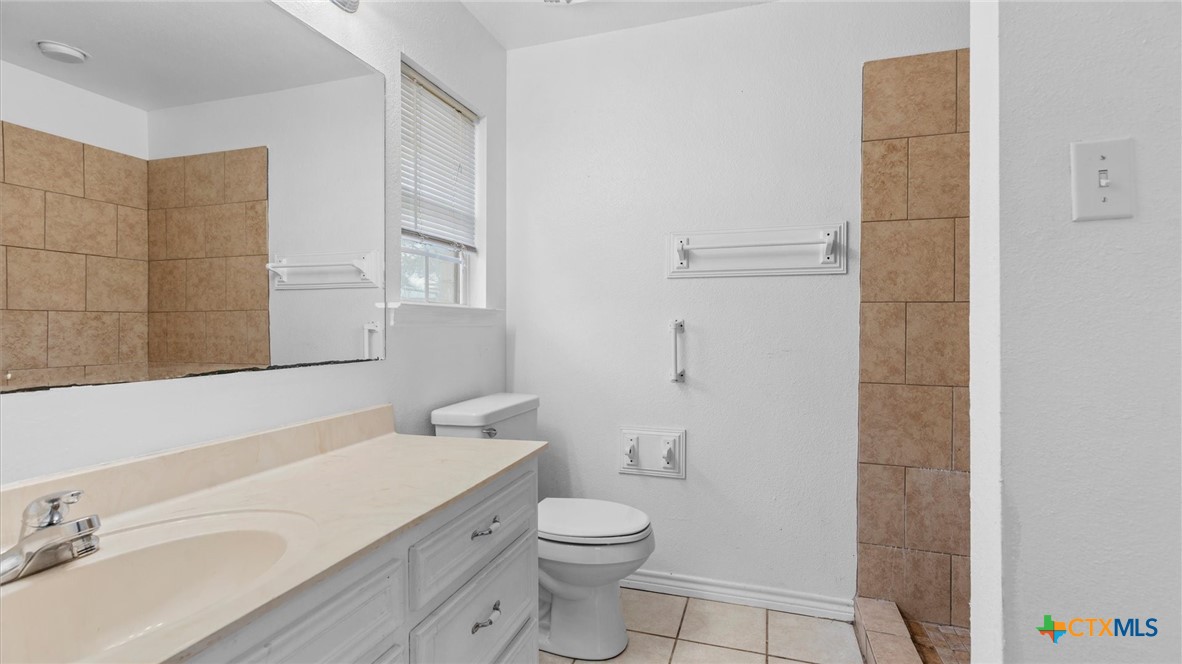 180 Oak Terrace Property Photo 12