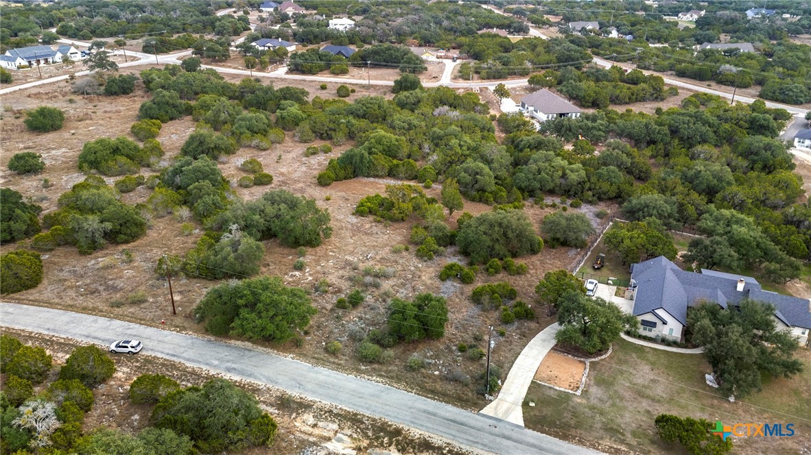 137 Red Tail Cove Property Photo 10