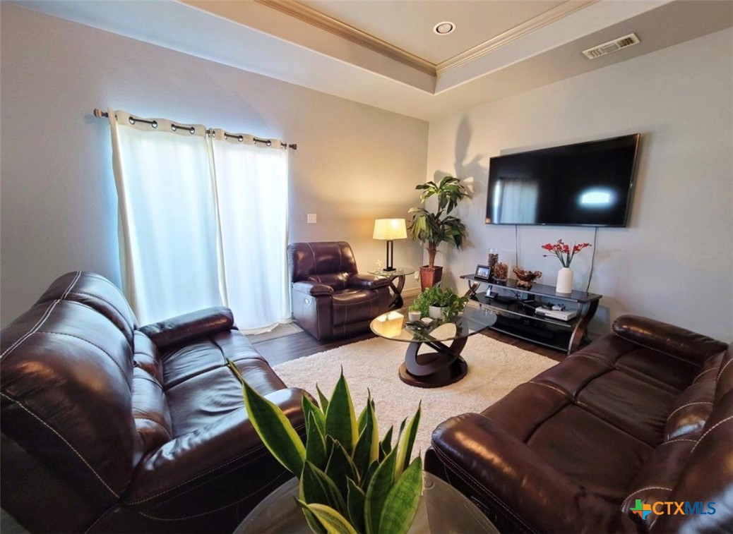 112 Teakwood Drive Property Photo 3