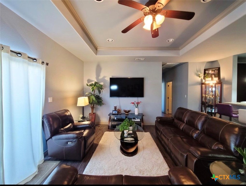 112 Teakwood Drive Property Photo 4