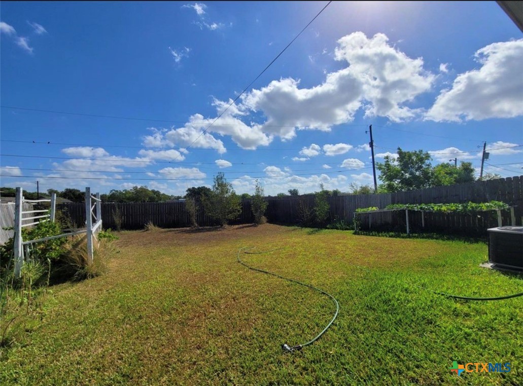 112 Teakwood Drive Property Photo 14