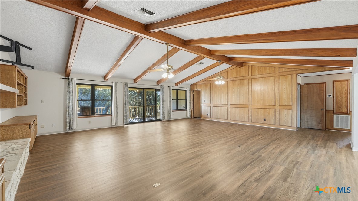 132 W Outer Drive Property Photo 8