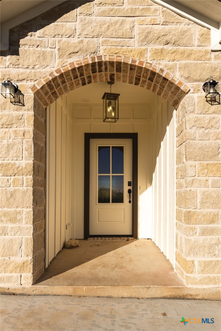 2123 Blackhawk Loop Property Photo 4