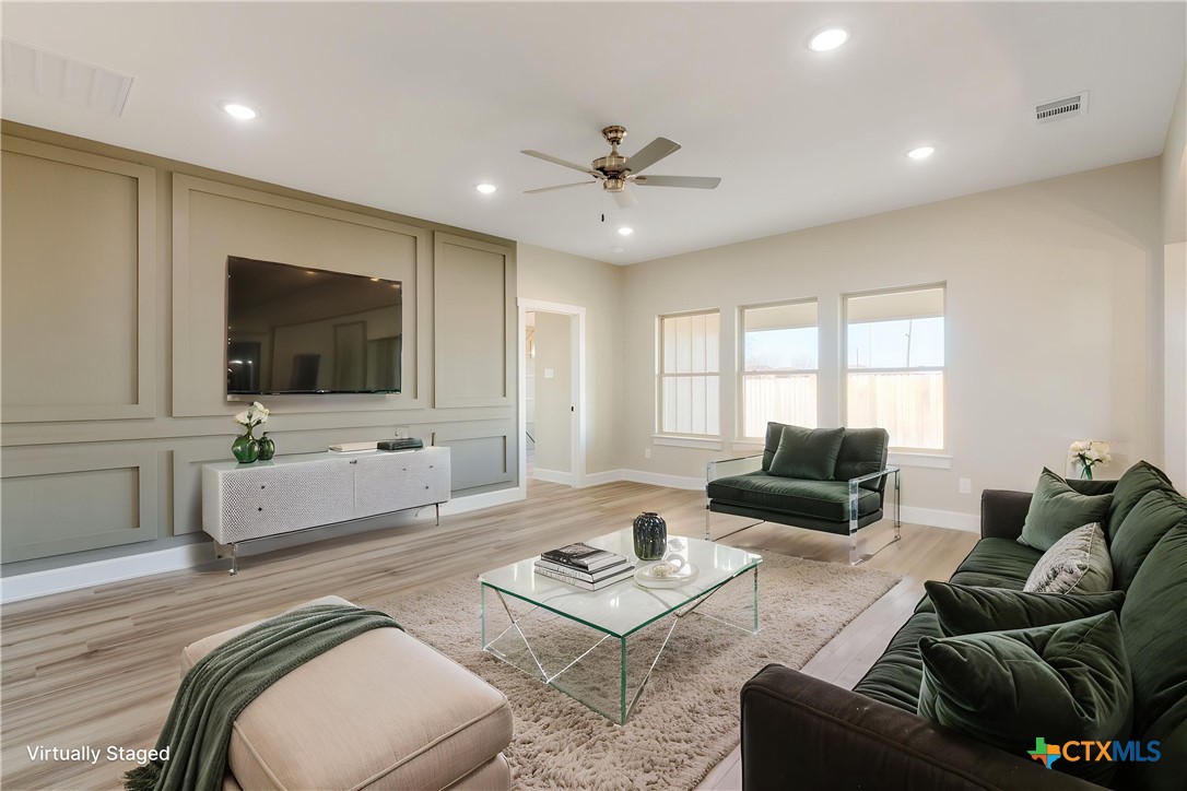 2123 Blackhawk Loop Property Photo 5