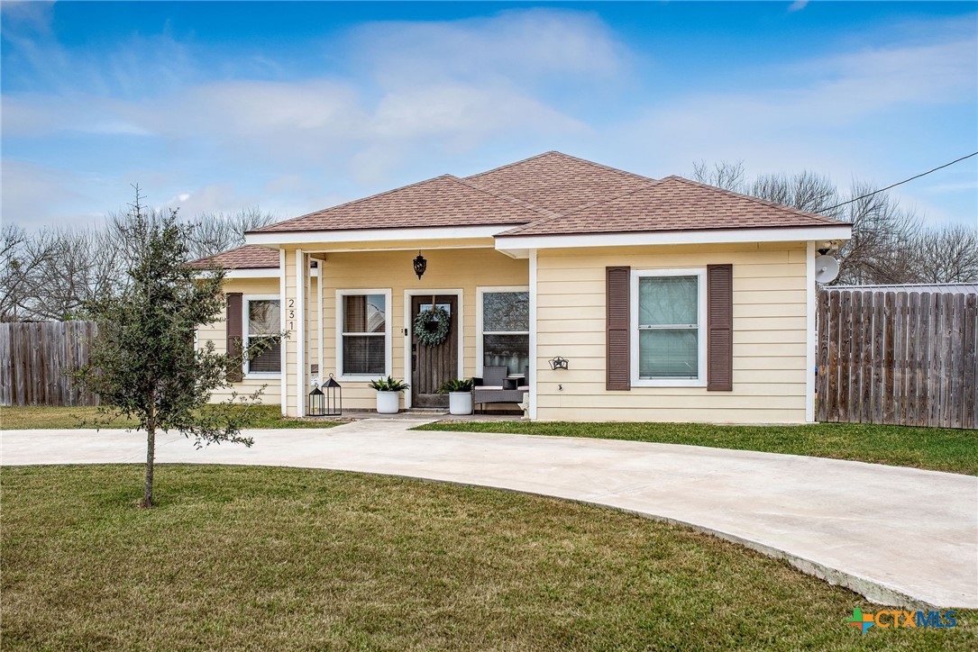 231 Oleander Avenue Property Photo 1