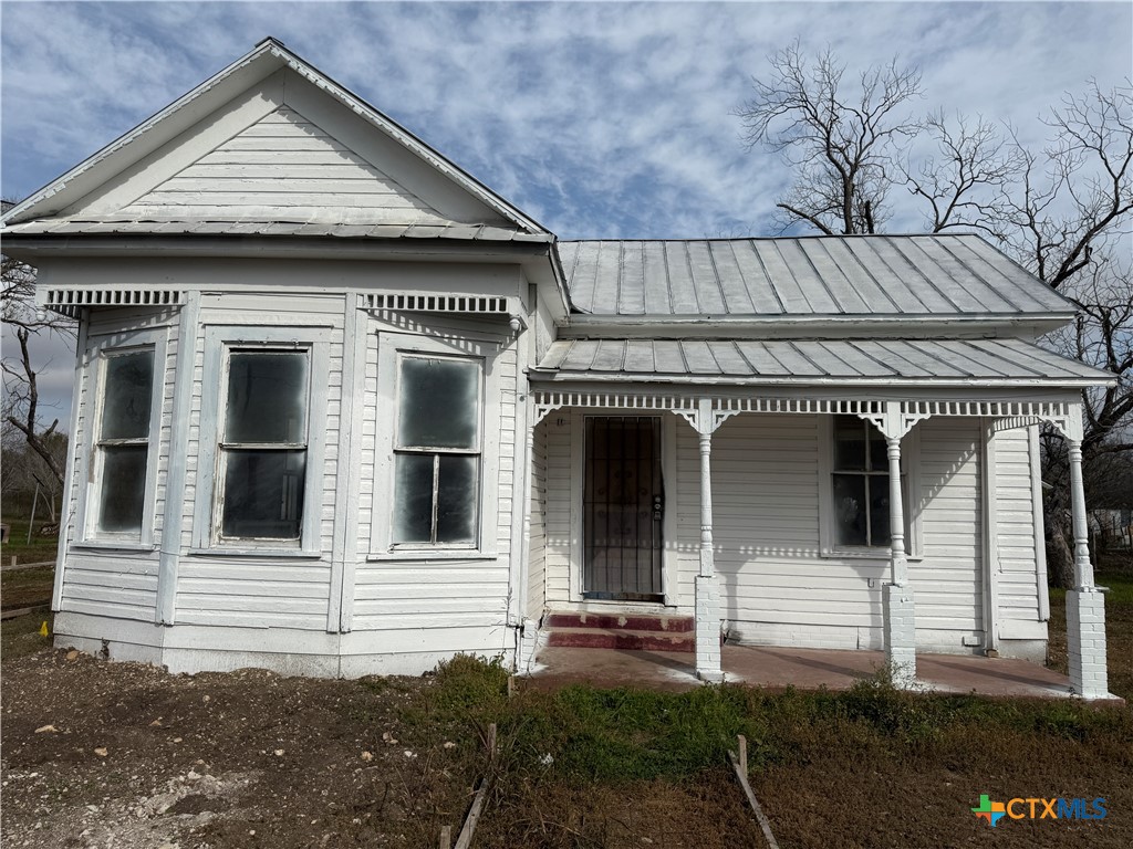316 W Seideman Street Property Photo 1