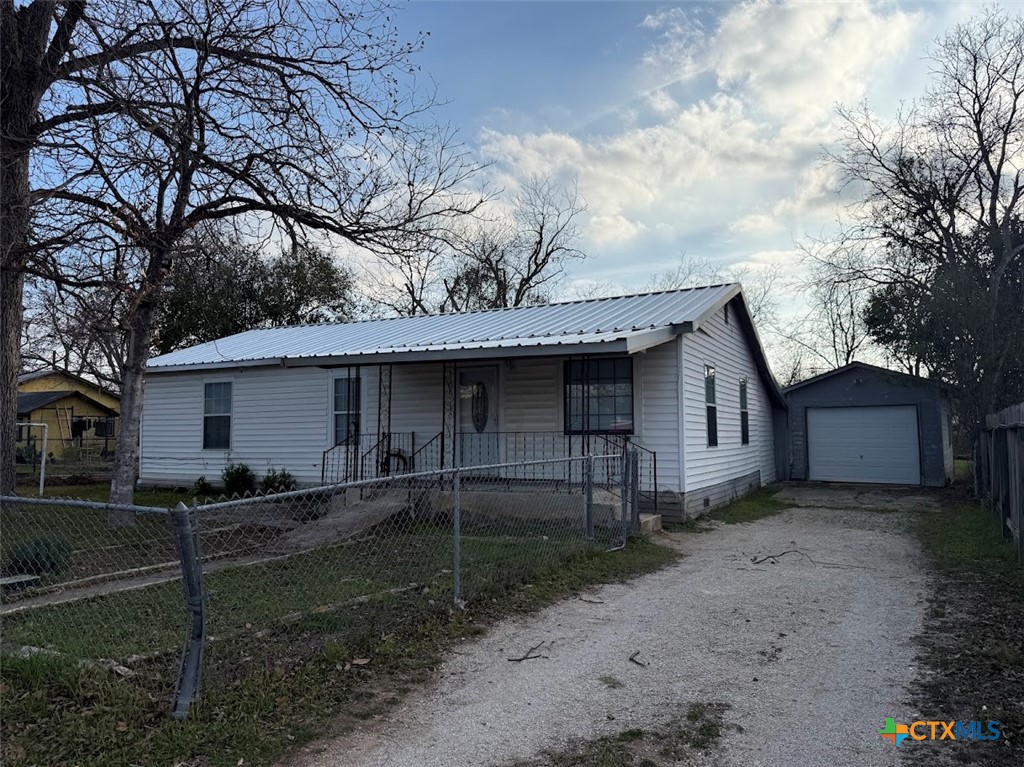 784 Samuels Avenue Property Photo 1