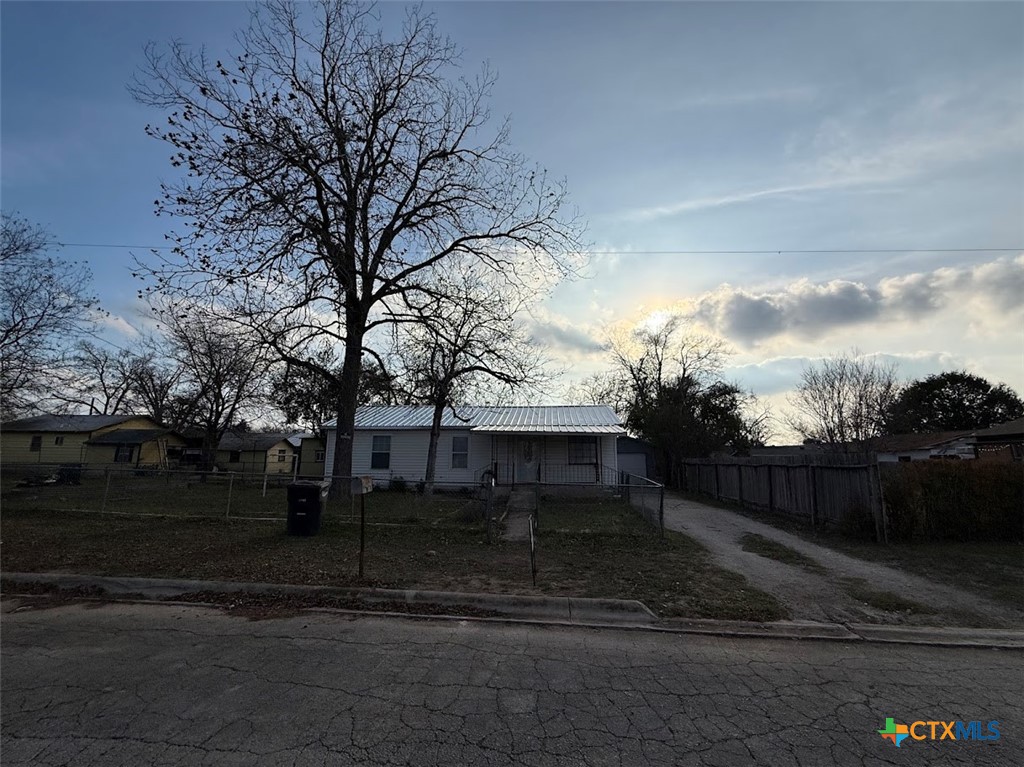 784 Samuels Avenue Property Photo 3