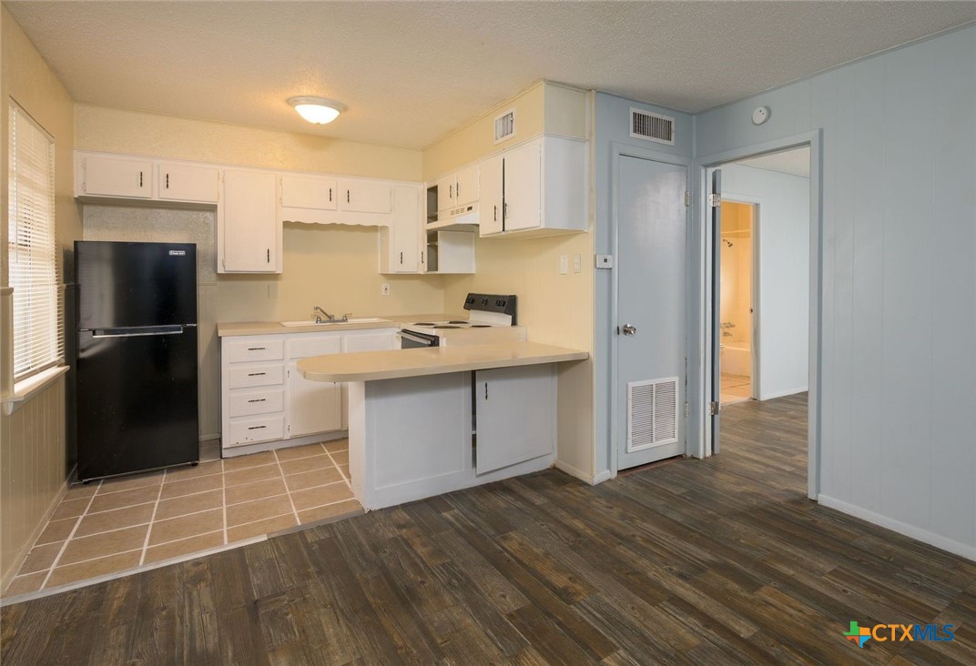 1015 Hall Avenue Property Photo 2