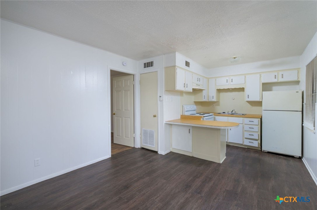1015 Hall Avenue Property Photo 5
