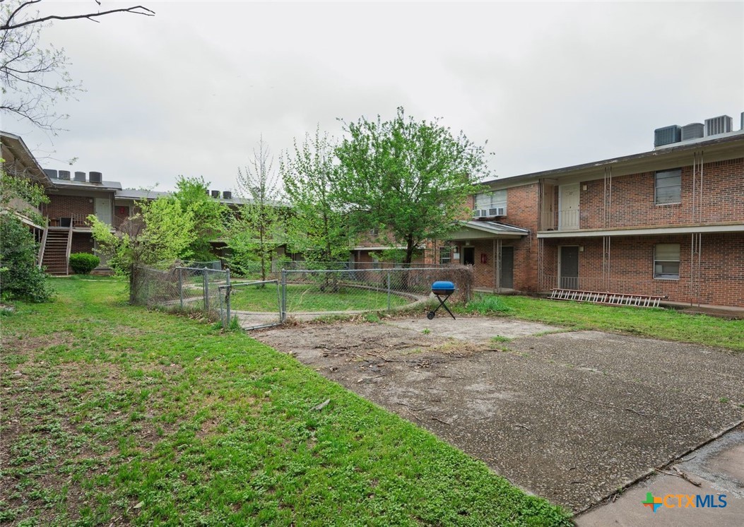 1015 Hall Avenue Property Photo 8