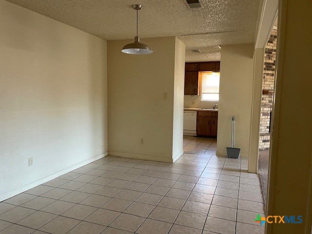 2004 Godman Street Property Photo 5