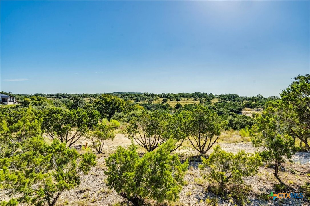 530 Stallion Estates Property Photo 4
