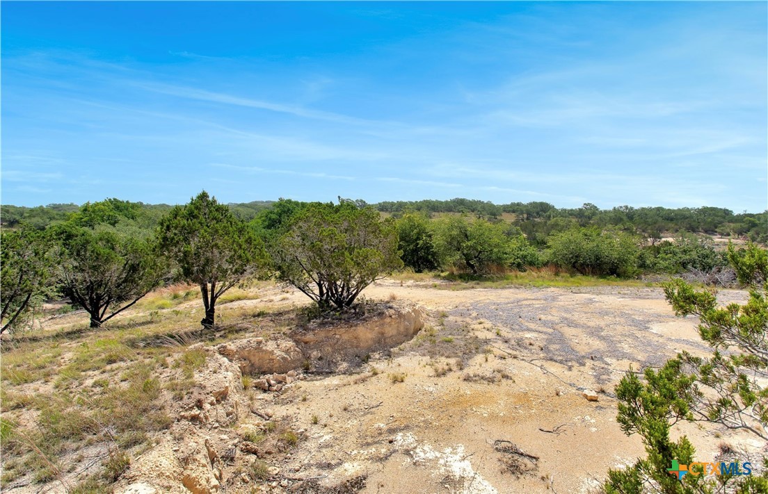 530 Stallion Estates Property Photo 6
