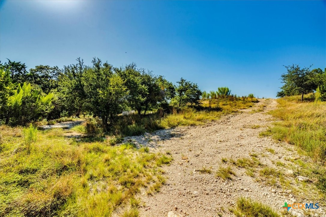530 Stallion Estates Property Photo 8