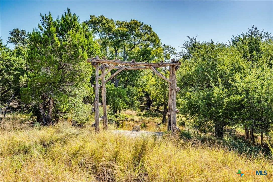 530 Stallion Estates Property Photo 10