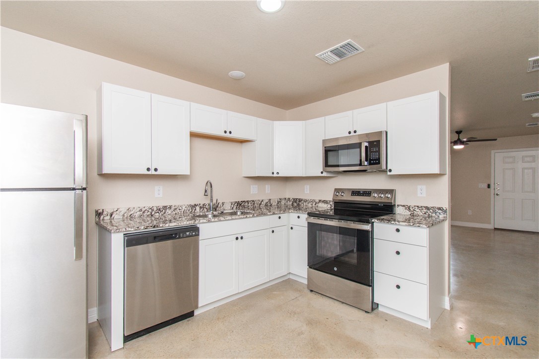806 White Meadow Drive B Property Photo 5