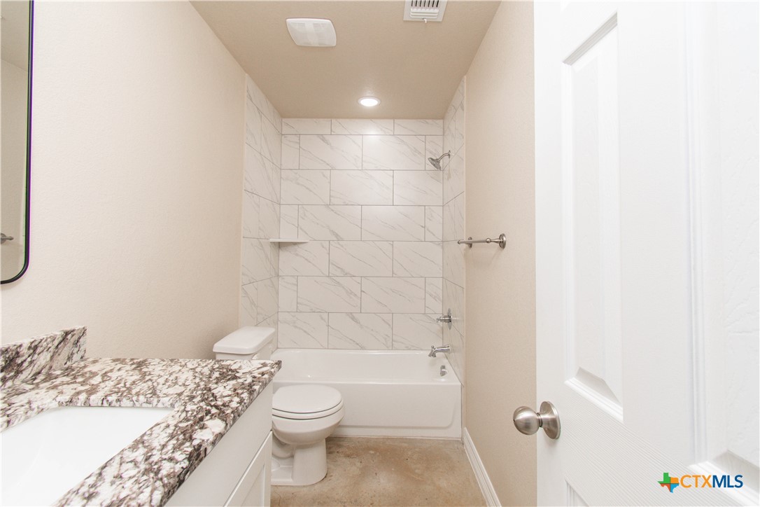 806 White Meadow Drive B Property Photo 6