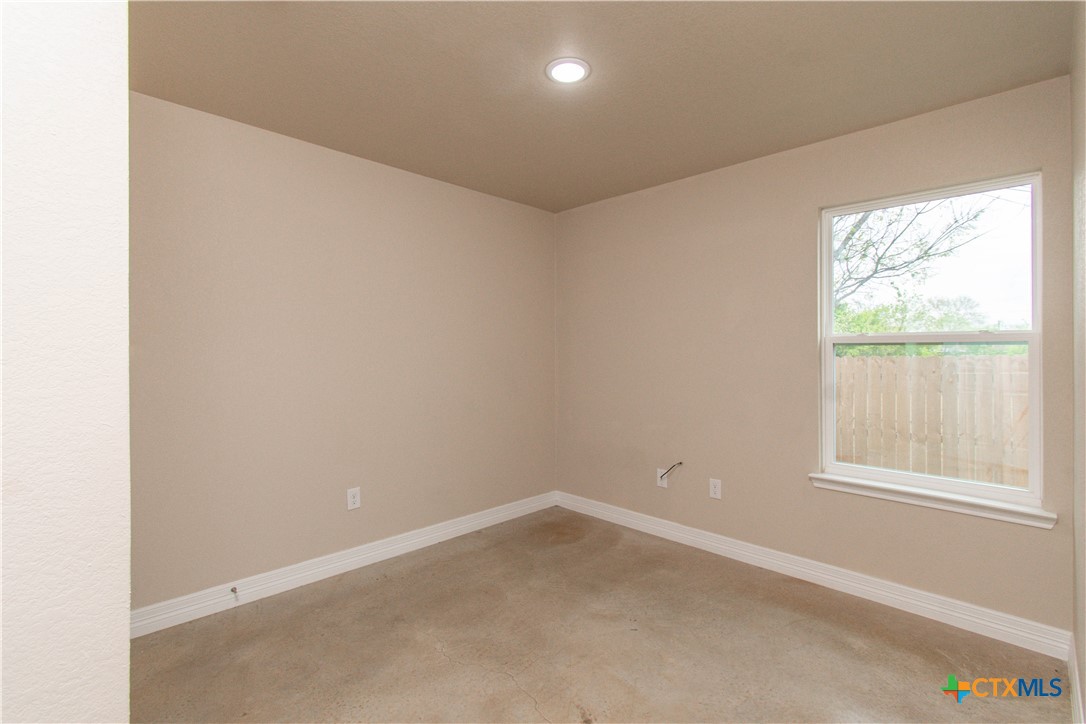 806 White Meadow Drive B Property Photo 7