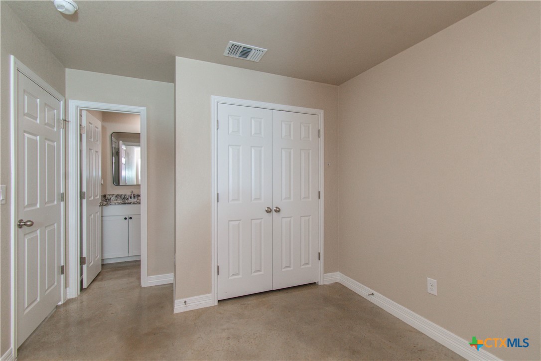 806 White Meadow Drive B Property Photo 8