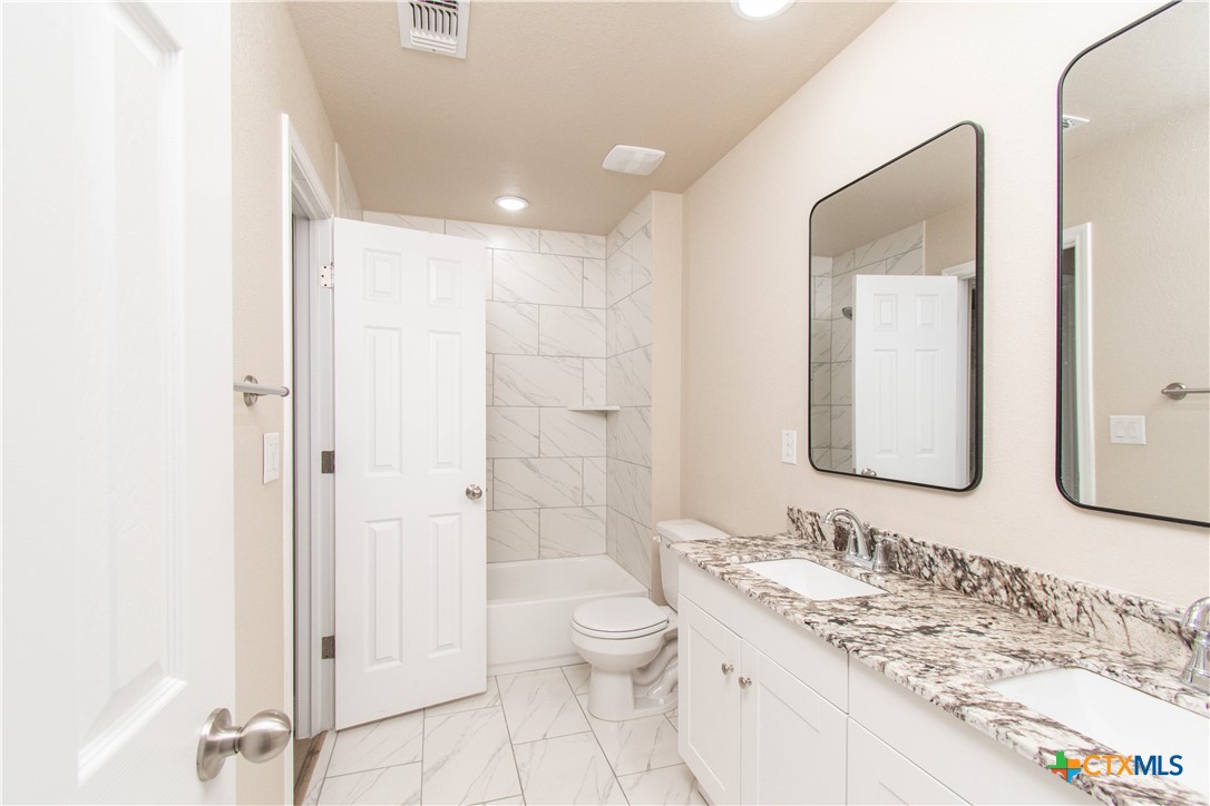 806 White Meadow Drive B Property Photo 11