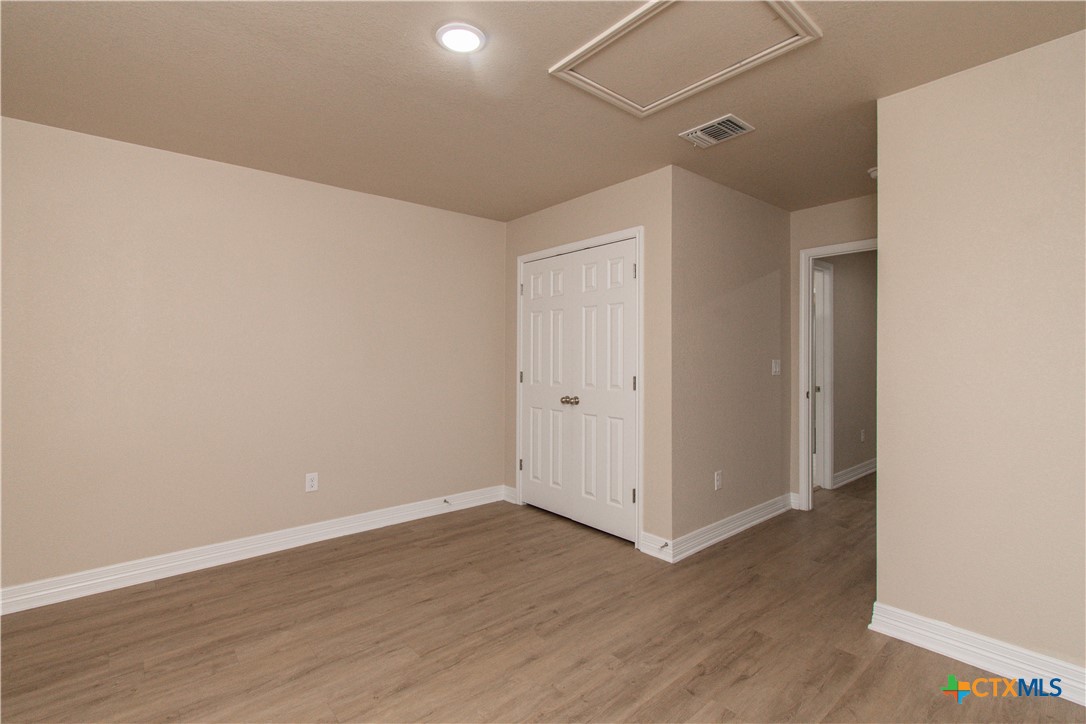 806 White Meadow Drive B Property Photo 12