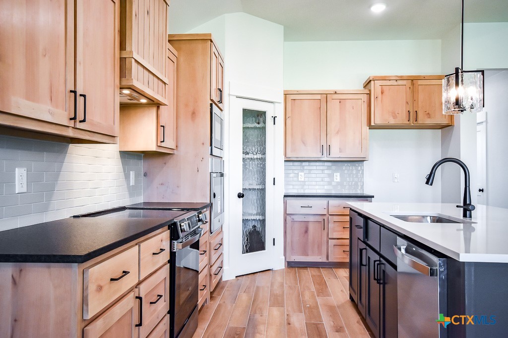8702 Kayla Christine Drive Property Photo 16