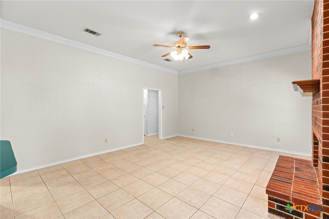 1502 Oak Knoll Lane Property Photo 5