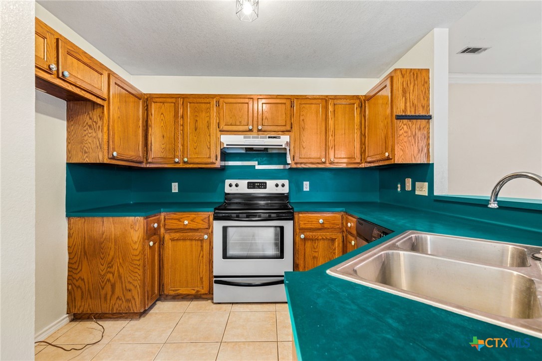 1502 Oak Knoll Lane Property Photo 8