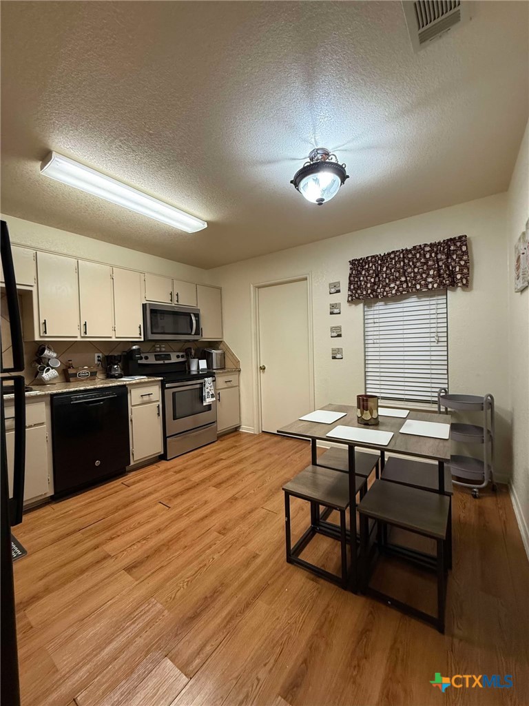 1008 Circle M Drive D Property Photo 4