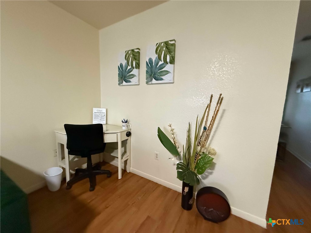 1008 Circle M Drive D Property Photo 9