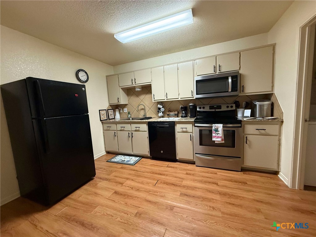 1008 Circle M Drive D Property Photo 10