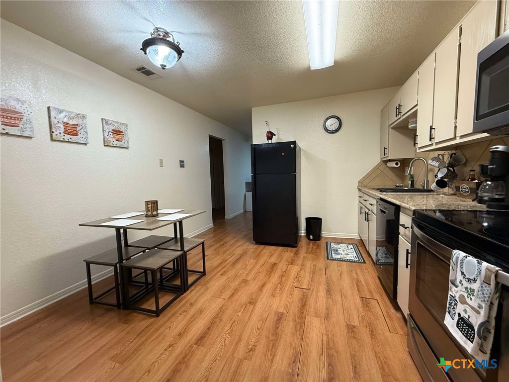1008 Circle M Drive D Property Photo 11