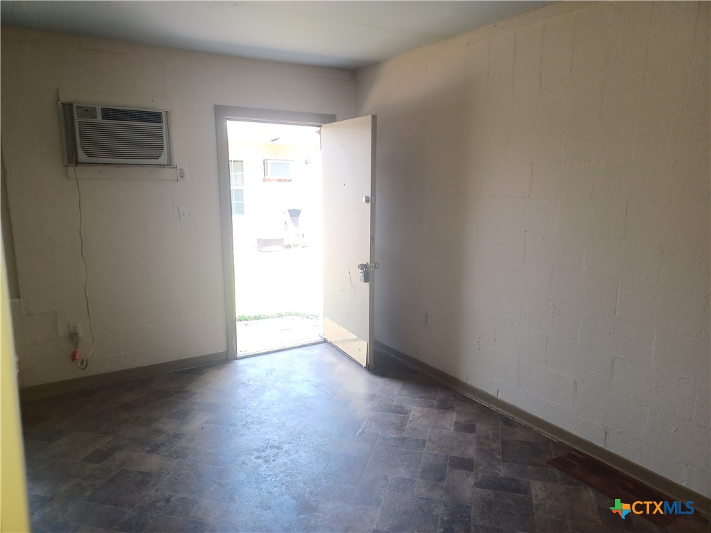 307 E Bryce Drive Property Photo 3