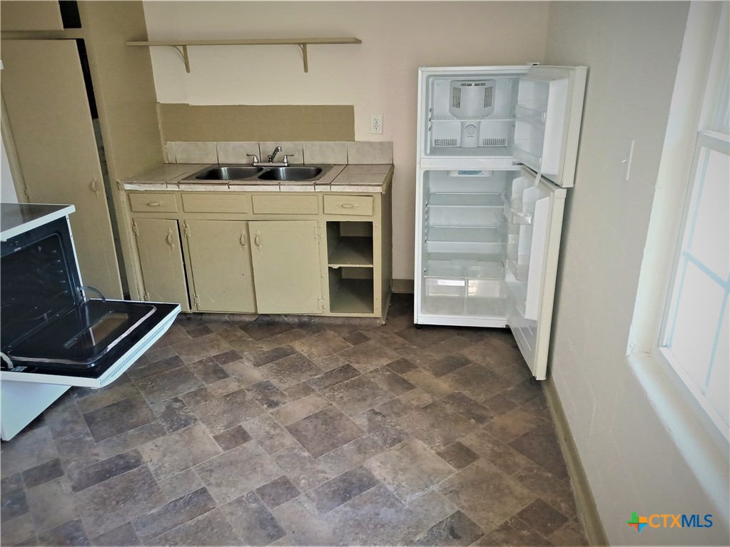 307 E Bryce Drive Property Photo 4