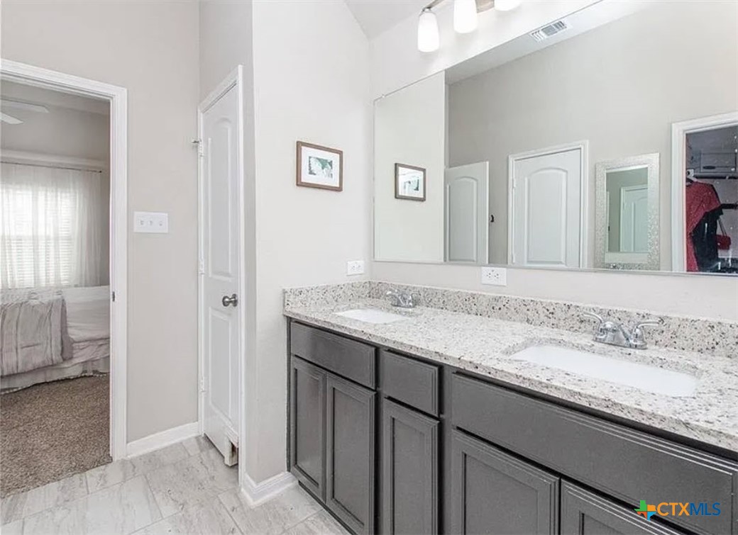 1107 Lilac Ledge Drive Property Photo 9