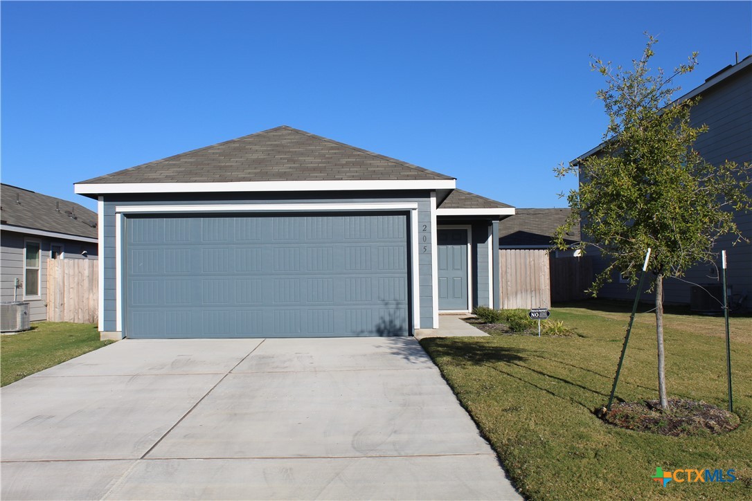 205 Marty Allen Loop Property Photo 1
