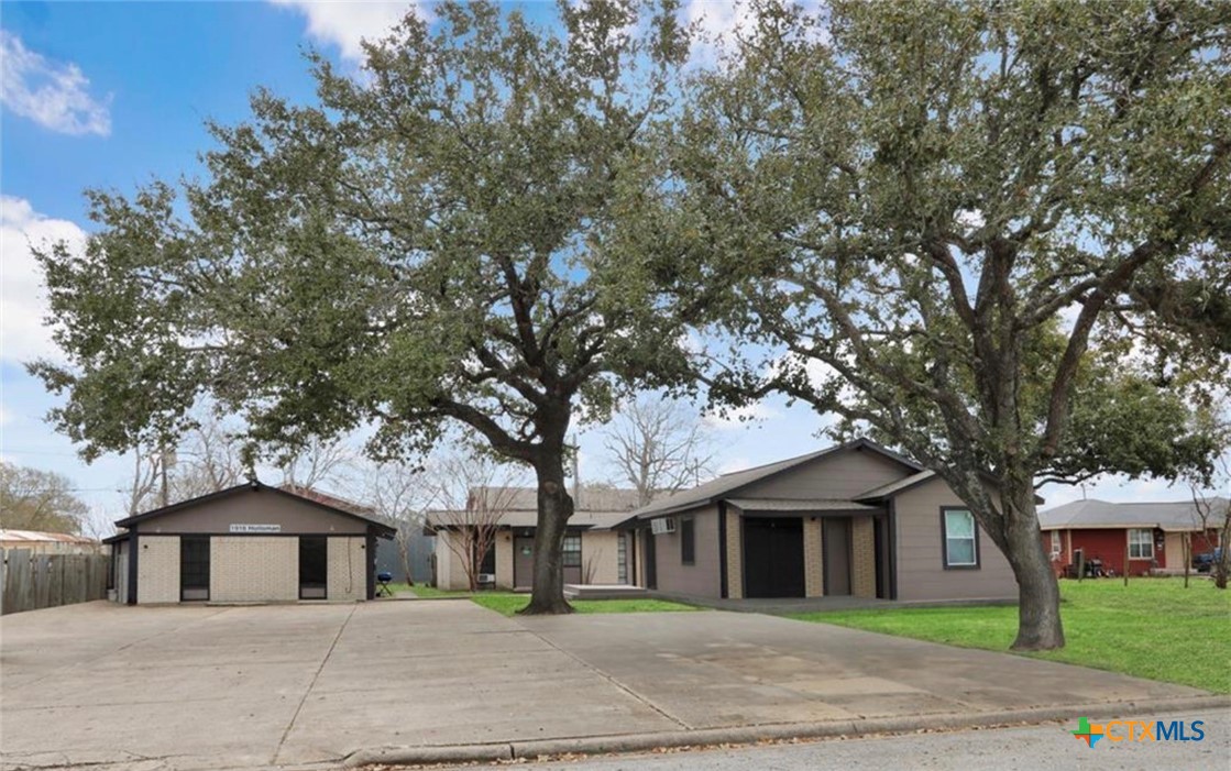 1916 Holloman Drive Property Photo 1