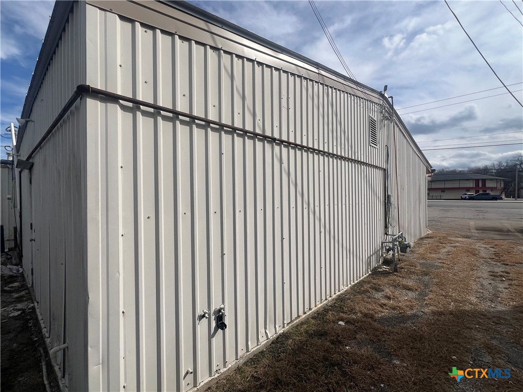 1539 E Business 190 Highway Property Photo 7