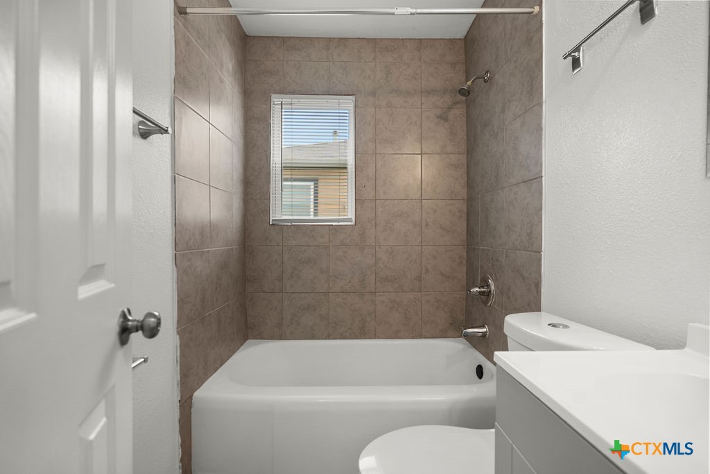 802 Stetson Avenue Property Photo 10
