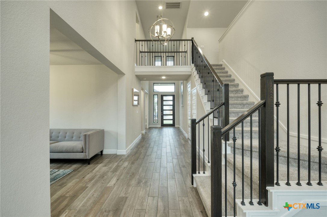 1401 Mulberry Oak Lane Property Photo 3